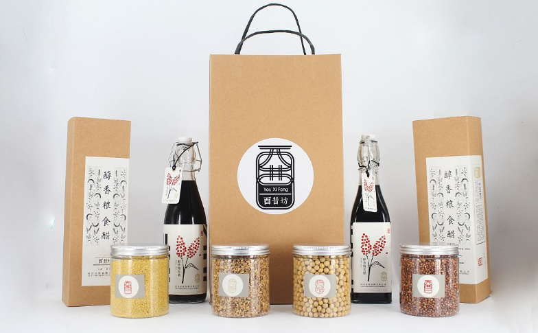 隨著市場需求的增加,許多工業(yè)企業(yè)也需要包裝設(shè)計公司的合作.一些只需要做包裝設(shè)計的公司不知道他們需要向客戶提供什么信息來與設(shè)計公司合作.今天,包裝設(shè)計公司將做我們需要做的,為每個人的簡單談話做準(zhǔn)備。